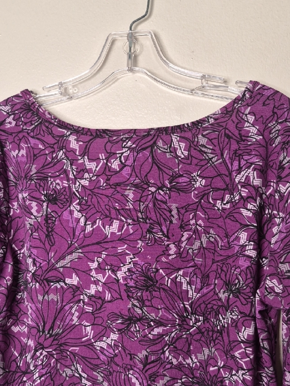 LuLaRoe Purple Floral Long Sleeve Scoop Neck Top - Picture 7 of 9